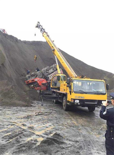 盐亭上犹道路救援